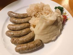 什锦香肠盘配德式酸菜、土豆泥-巴伐利亚啤酒坊(意式风情街店)
