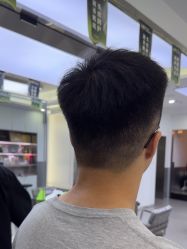 -首脑美发沙龙