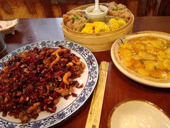 -黄桷树曹家私房菜(江与城店)