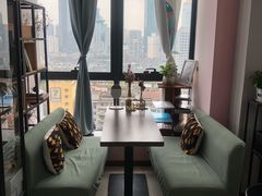 -ME觅妆·定制美妆·彩妆私教(菱角湖店)