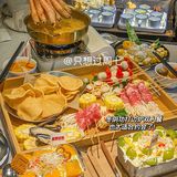 火锅选择的是冬阴功双人打边炉！提前预约的！端上来惊呆了！