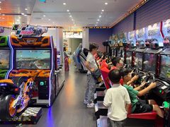 -反斗乐园π·电玩·高空拓展·蹦床(龙华天虹店)