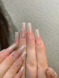 -赢韵美甲美睫瑞士净斑中心