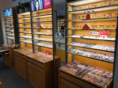 -优医视平价眼镜蔡司依视路折扣工厂店(十里堡店)