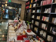 -钟书阁(松江泰晤士小镇店)