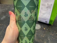 -奈雪的茶(亨特国际广场店)