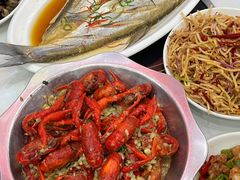 -丹水桥地锅鱼·翘嘴鲌·地方特色全鱼宴(丹江口大坝店)