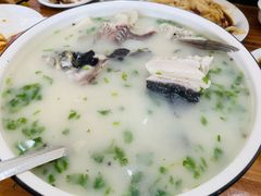 -美顺香食府鱼头老店(雪野湖店)