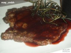 牛排特写-北京建国饭店杰斯汀法餐厅