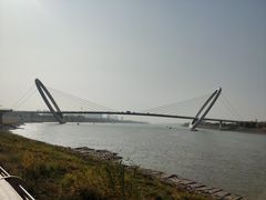 -南京眼步行桥