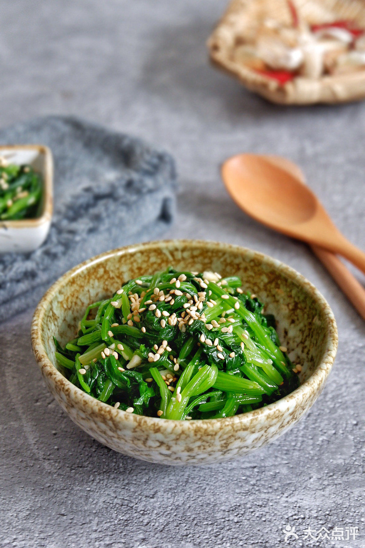 日式芝麻菠菜图片