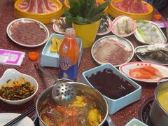 -四囍码头海鲜烧烤自助火锅(外滩南京东路悦荟广场店)