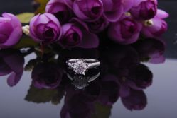 -威德钻石-克拉钻大本营(南京东路店)