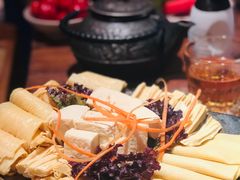-老牌坊云南鱼豆花火锅(嵩山店)
