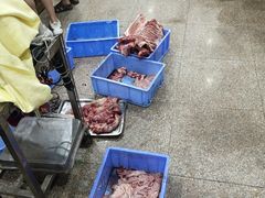 -标记美食新鲜猪杂(兴南大道店)