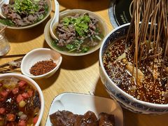 -大众跷脚牛肉馆·非遗传承单位(峨眉山店)