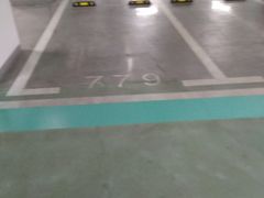 -中庚漫游城停车场