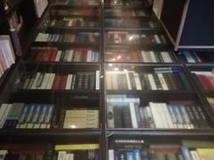 -钟书阁(松江泰晤士小镇店)