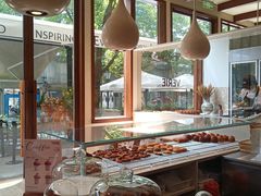 -VERIE BAKEHOUSE
