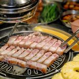 韩国街的这家山蒜叶烤肉太火了！真的爱了😍