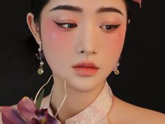 -金夫人化妆摄影职业培训学校