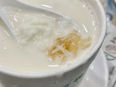 桃胶蛋白杏仁茶-地茂馆甜品