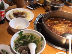 -大众跷脚牛肉馆·非遗传承单位(峨眉山店)