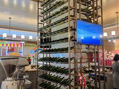 -百灵希尔顿逸林酒店大堂吧