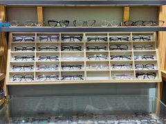 -三叶眼镜城批发市场(上海火车站店)