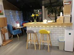 -宠小格时尚宠物生活馆(唐镇店)