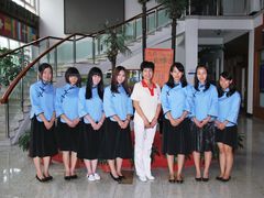 -上海市民办金苹果学校