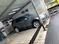 -上海伟杰·捷豹路虎4S店(闵行店)