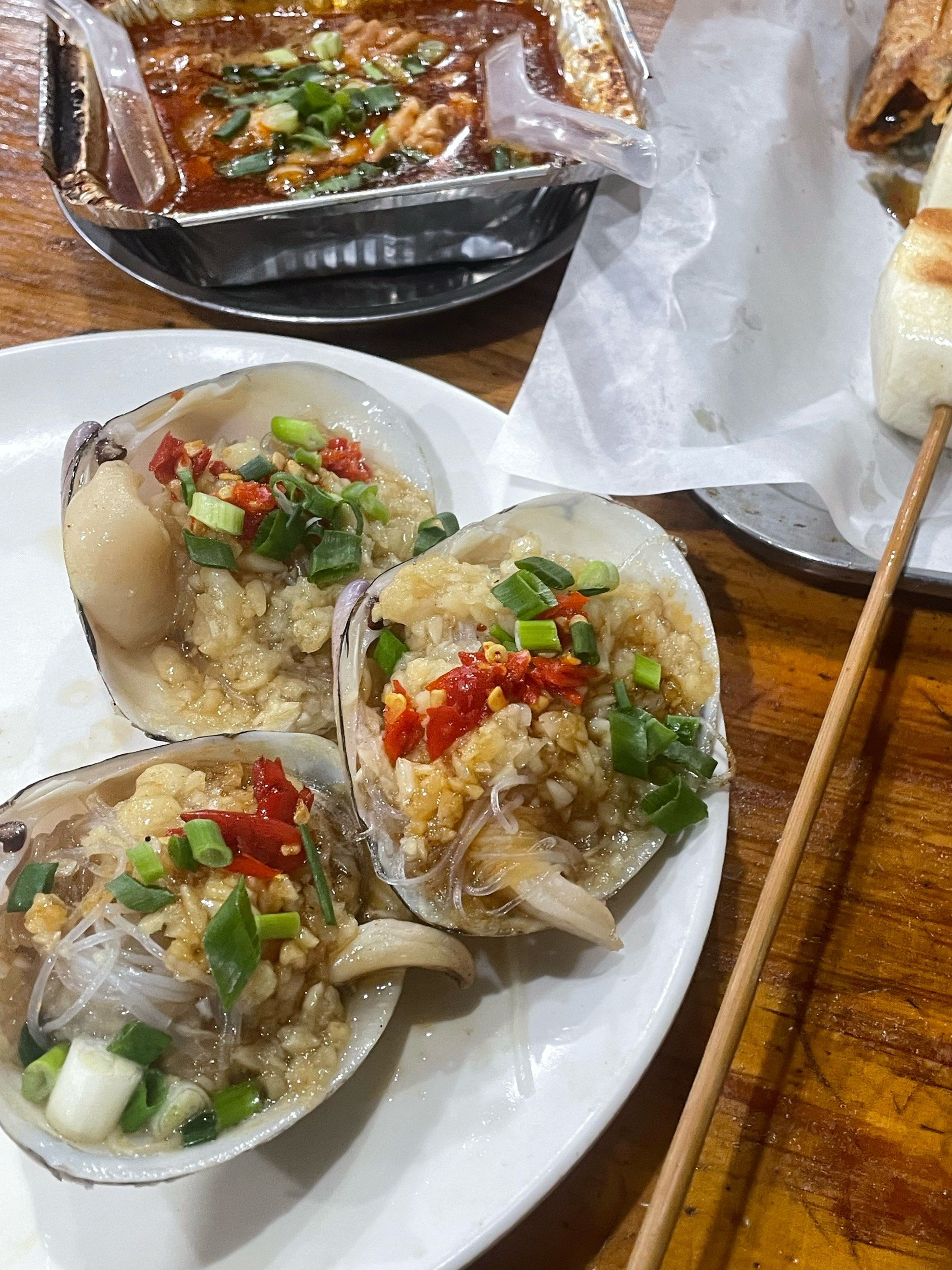 贵妃贝烤的时候还在动