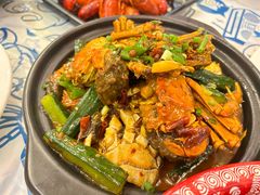 【满黄鲜活】油焖大闸蟹-松哥油焖大虾.小龙虾.黑鸭煲(海岸城店)