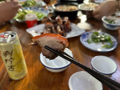-黄记四更烤乳猪店