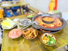 -黄潇洒老火锅(九眼桥宏济巷店)