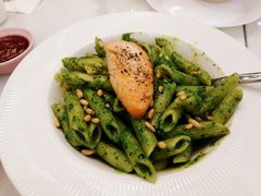 煎三文鱼配青汁奶油意大利面-丽莎沙拉轻食餐厅(国贸店)