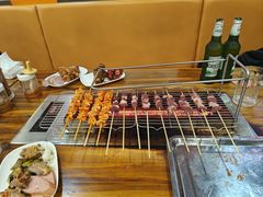 -哈尔滨小酒馆·鲜肉现穿自助烧烤(康新花园店)