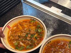-顺溜·手工刀削面·黑金店(铜锣湾店)