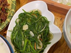 -老滇山寨•云南特色菜•地方菜•民族风情歌舞表演(金碧店)