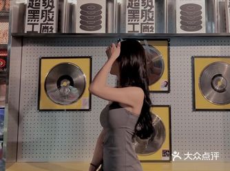 深圳探店 | 超级黑胶工厂太好拍了，逛店+逛展