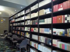 -钟书阁(松江泰晤士小镇店)