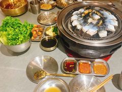 -围炉肉舍•炭烤活鳗•丹东海鲜烤肉(步行街店)