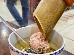 -胡须哥网红竹筒菜