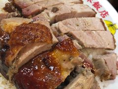 烧肉烧鸭双拼饭-陈光记烧腊店(罗保博士街店)