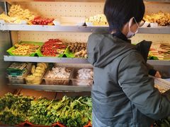 自助取餐区-万记麻辣烫国展总店
