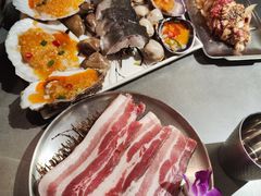 -围炉肉舍•炭烤活鳗•丹东海鲜烤肉(步行街店)