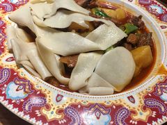 沙湾大盘鸡-塔哈尔·新疆盛宴(城西银泰店)