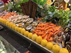 -广州万富希尔顿酒店·感趣自助餐厅·金秋蟹宴生蚝海鲜刺身