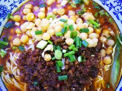 -渝之汇牛肉豌杂面